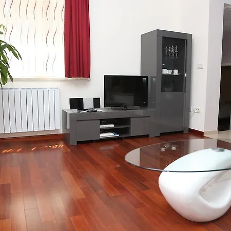 Markorcula Apartman *