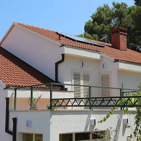 Markorcula Apartman *